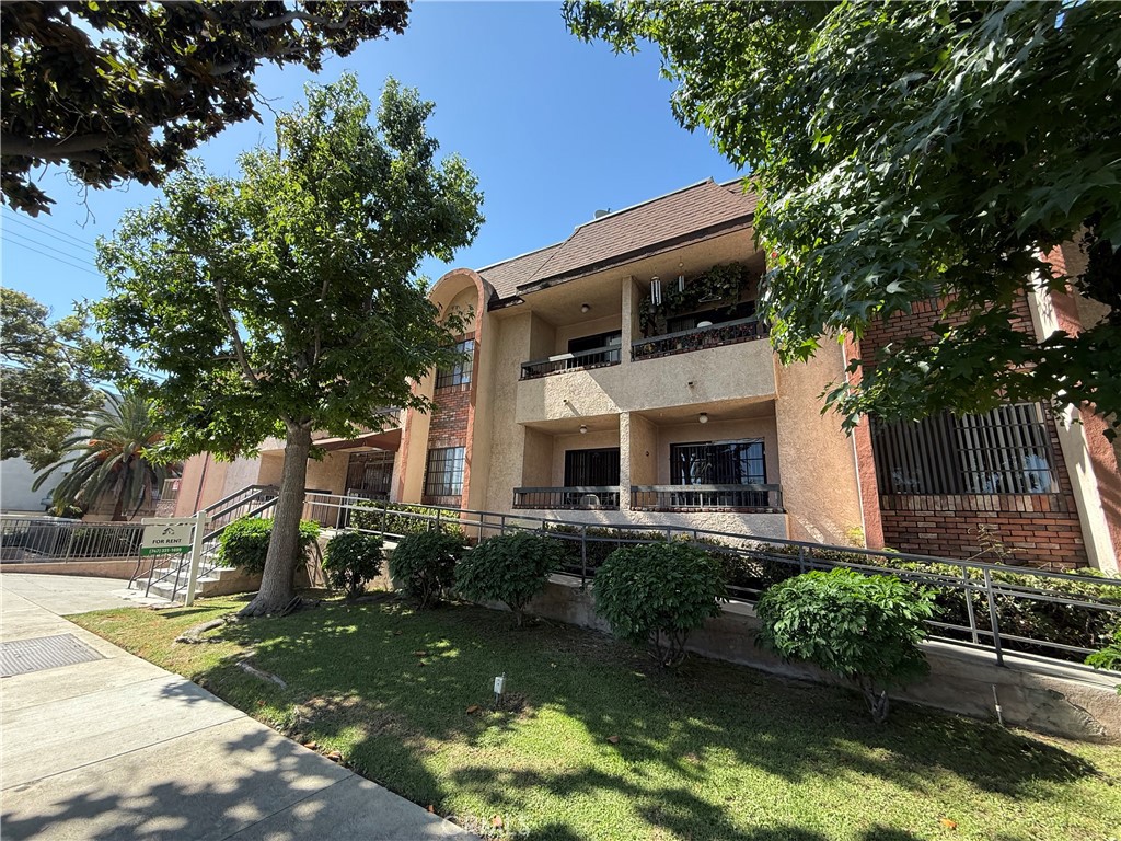 211 Magnolia Avenue 106