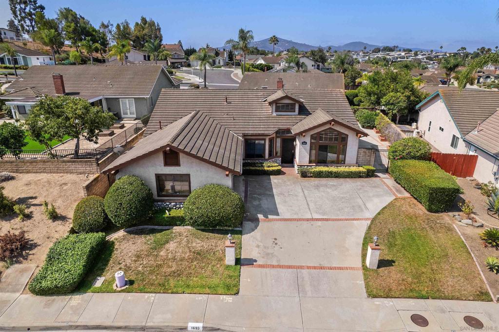 1693 W Country Club