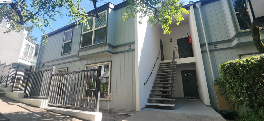 2075 Ascot Dr 119