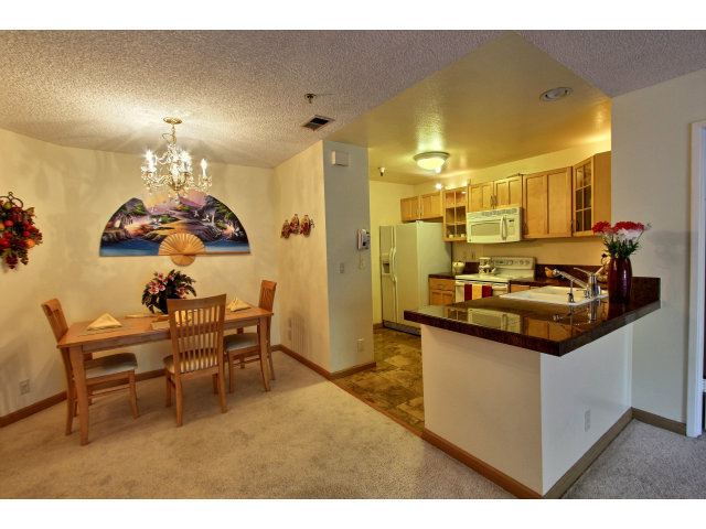 2348 LA TERRACE Circle