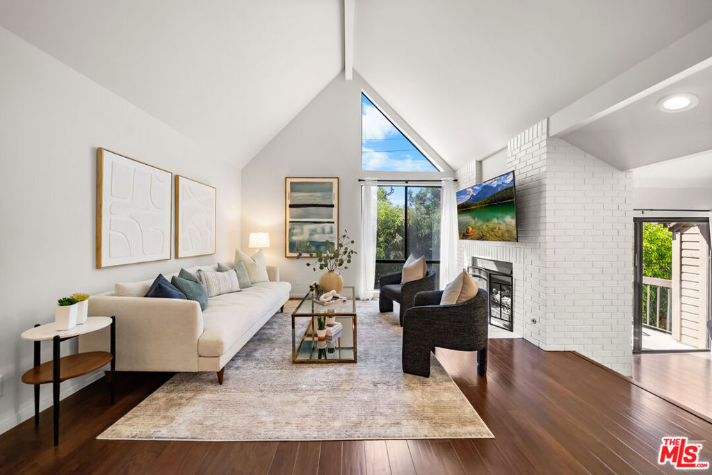 835 S Lucerne Boulevard 310