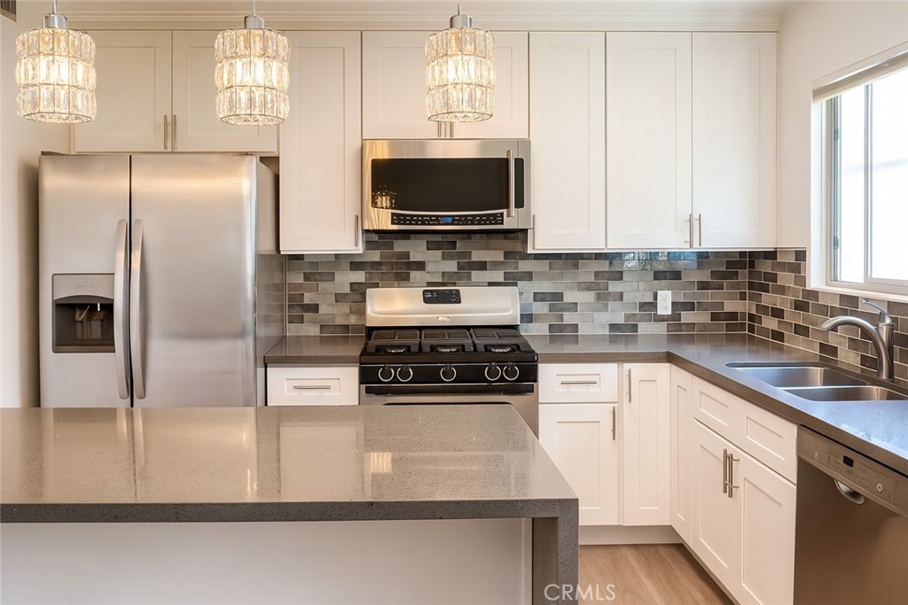 6301 Coldwater Canyon 22