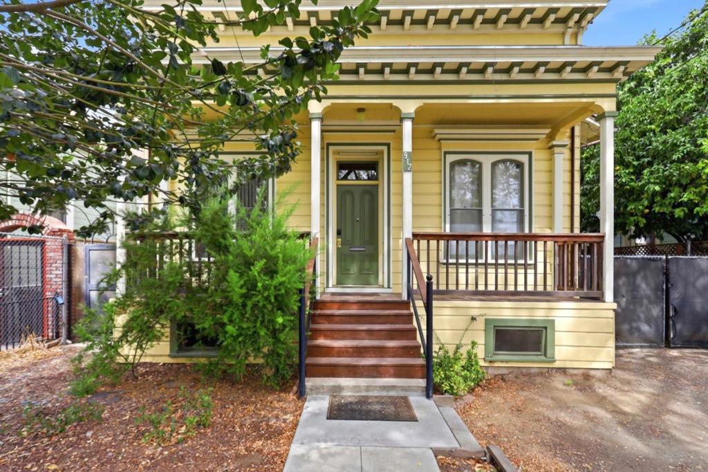 912 S 3rd Street