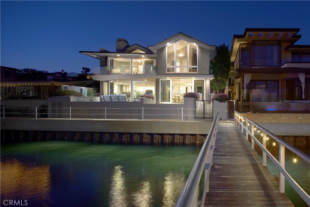 2027 Bayside Drive