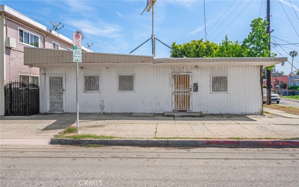 1302 N Wilmington Boulevard