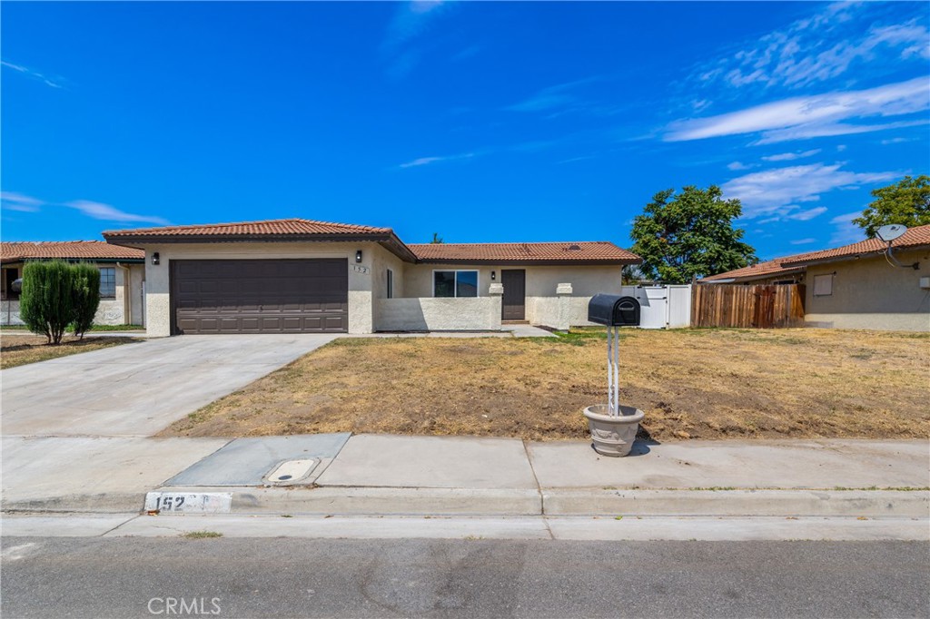 152 E Sage Avenue