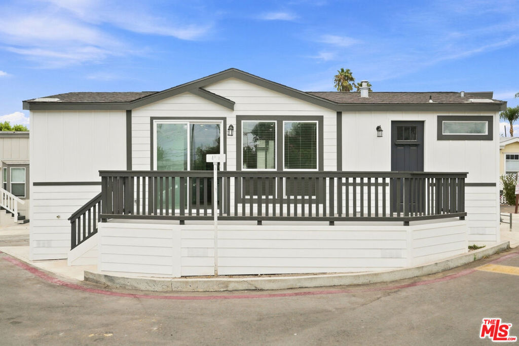 12301 San Fernando Road 502
