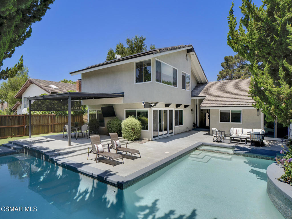 2920 Salmon River Circle