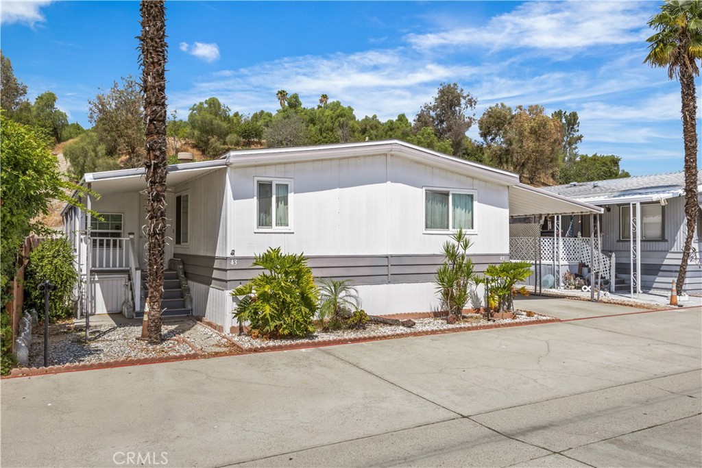 3745 Valley Blvd 43
