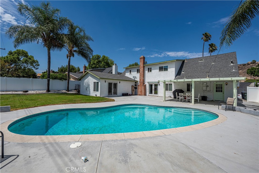 5444 Peacock Lane