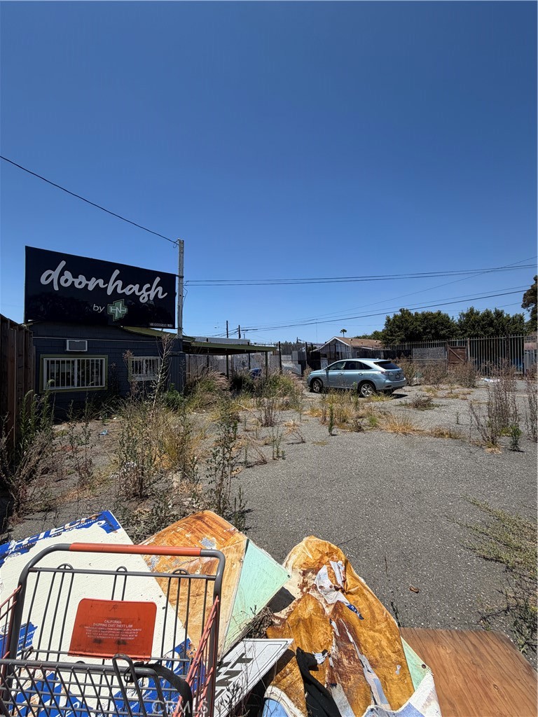 901 W Anaheim