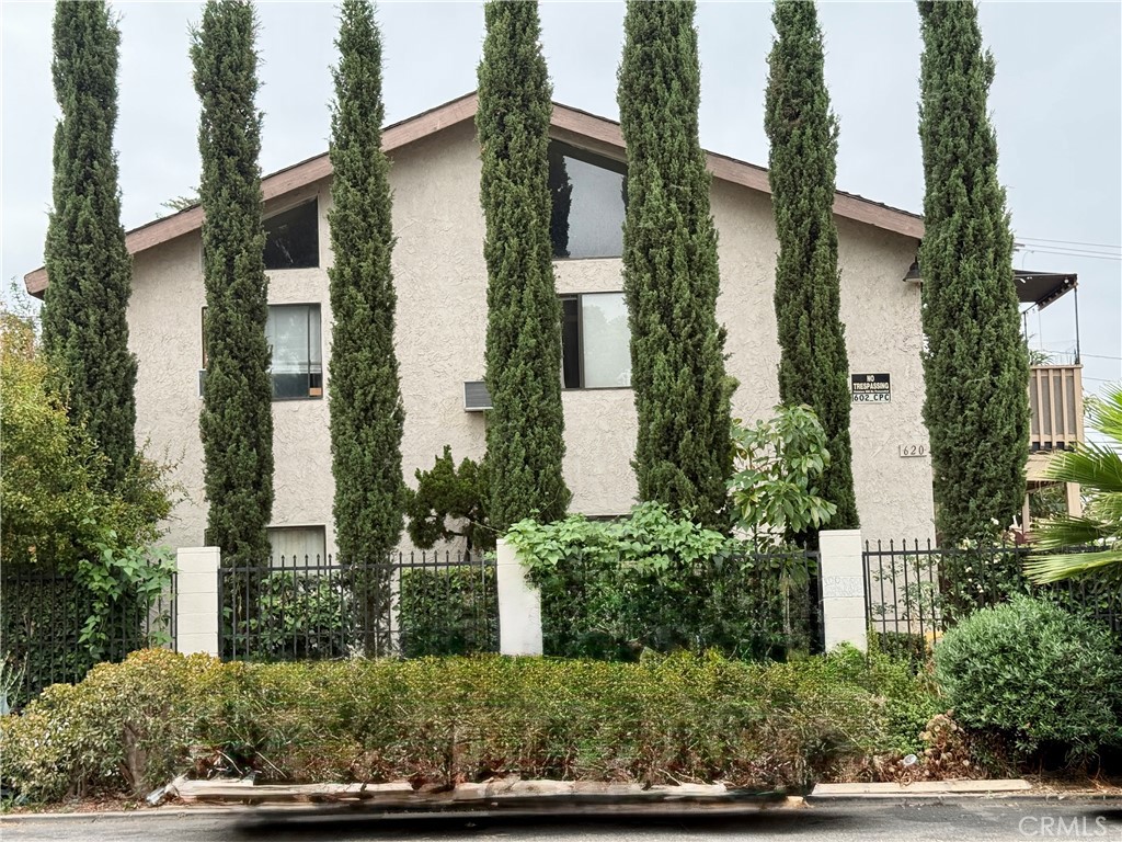 620 E Pine