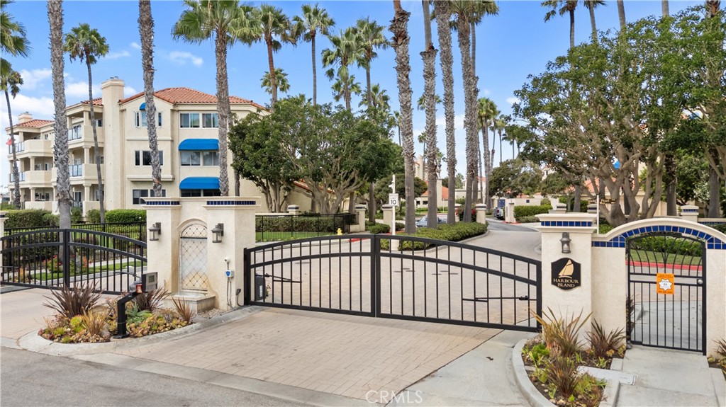 4235 Harbour Island