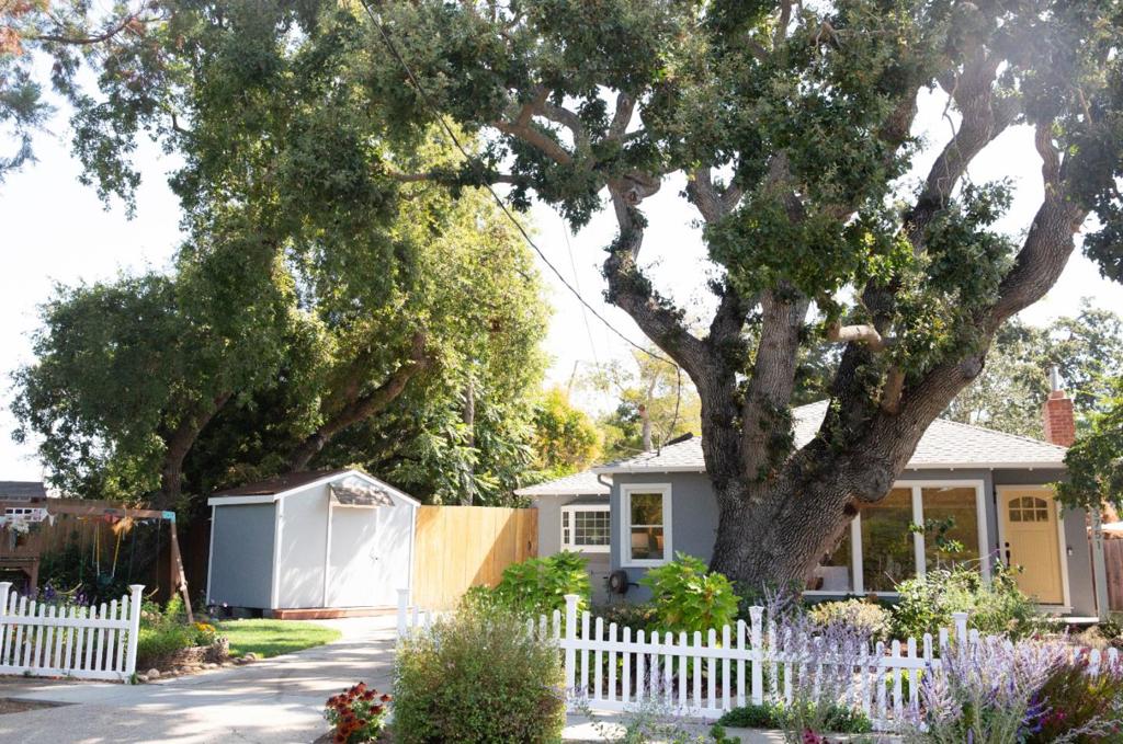 3751 Bay Road