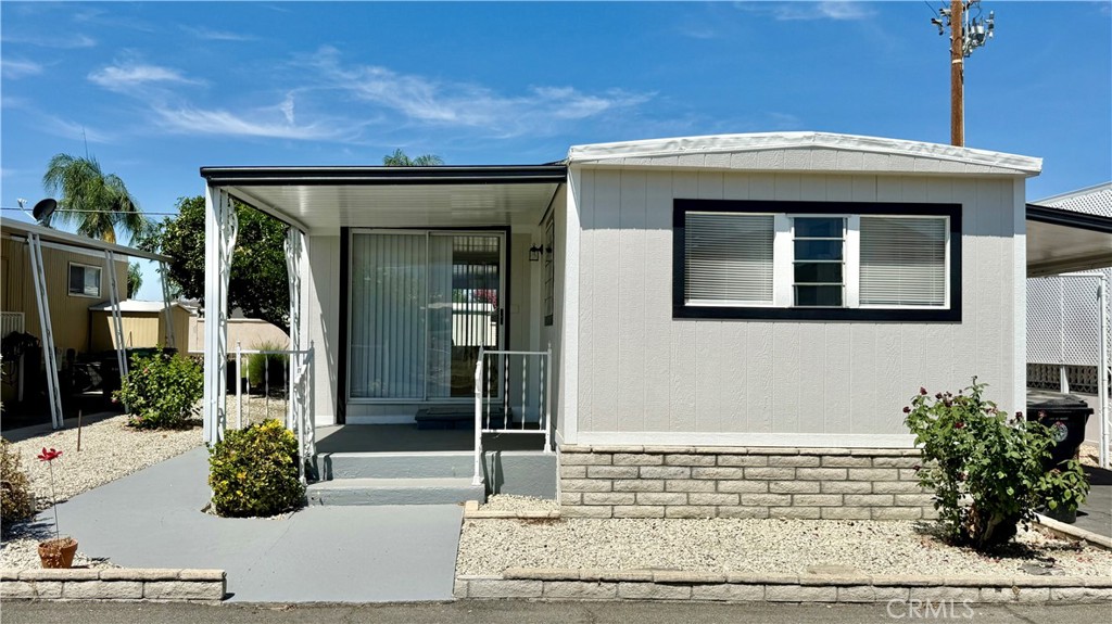 880 Lake Street N 3