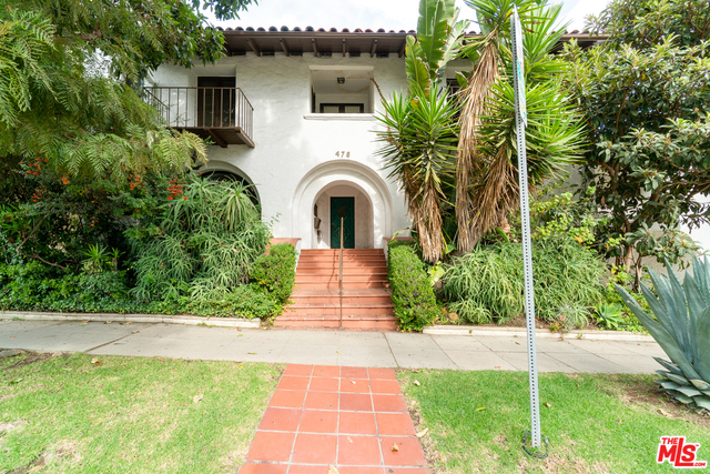 476 Landfair Avenue 104