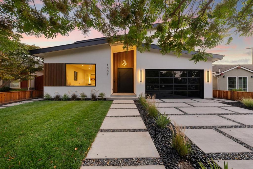 1807 Creek Drive