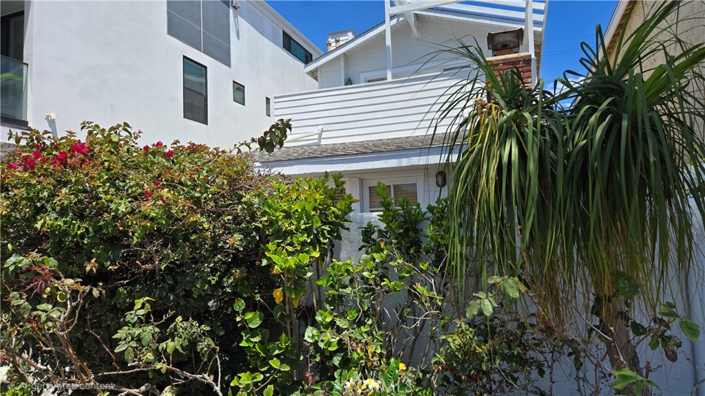 1812 W Balboa