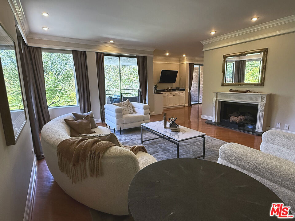 4752 Park Encino Lane 212