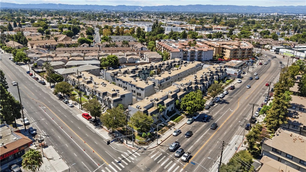 14500 Van Nuys 29