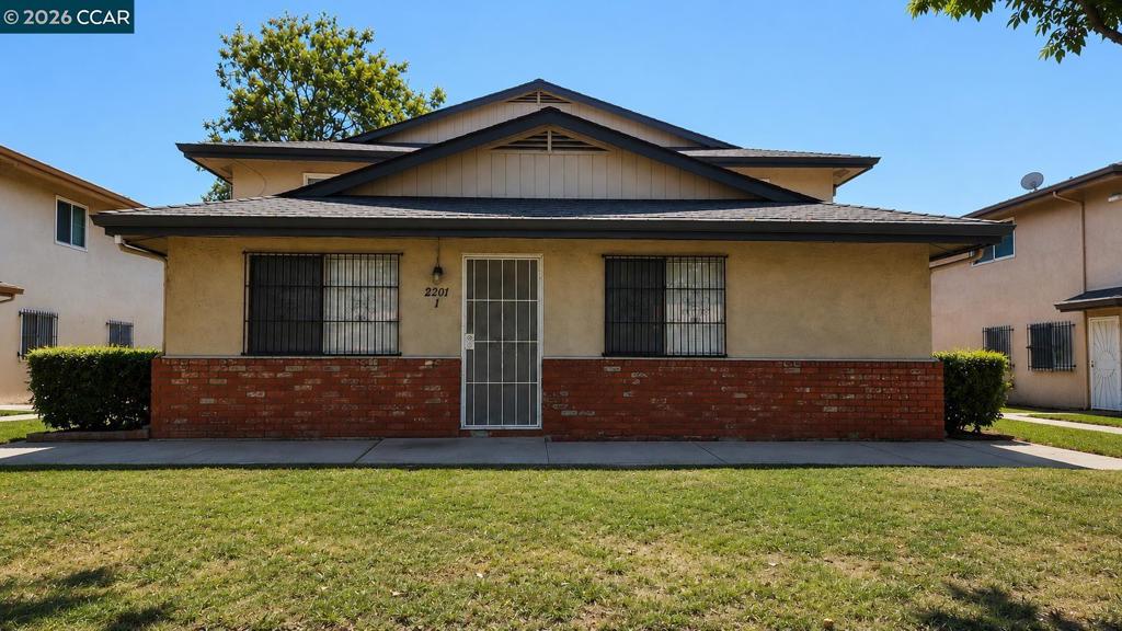 2201 Lemontree Way 1