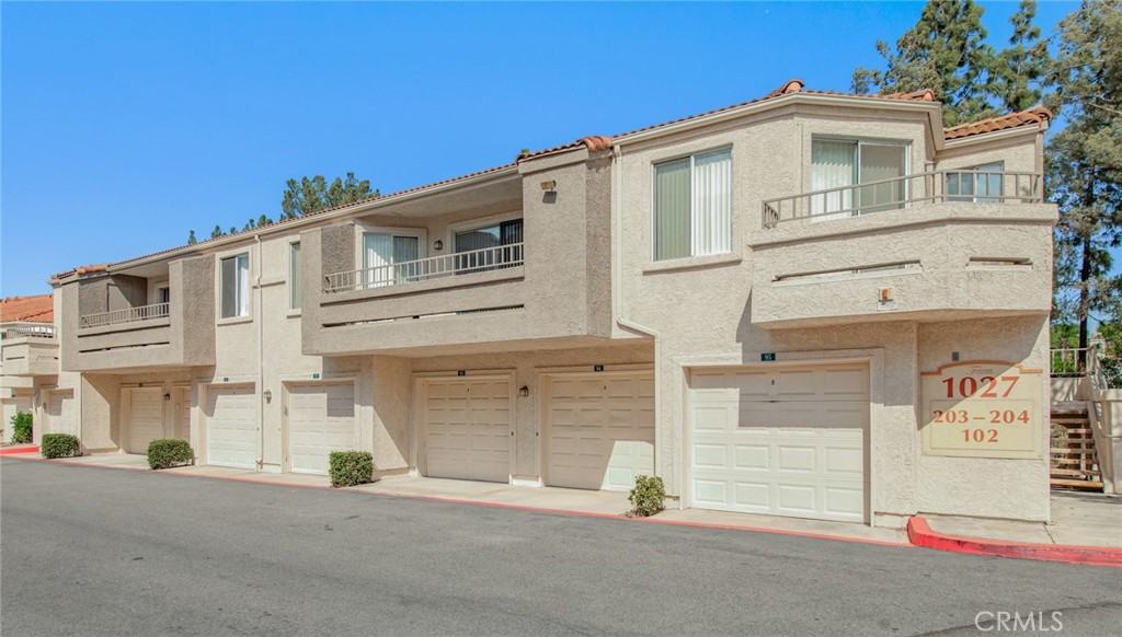 1027 Vista Del Cerro Drive 204