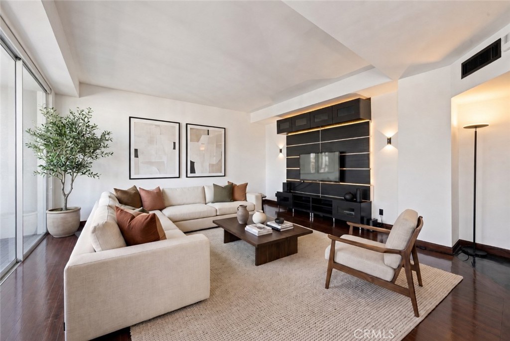 7250 Franklin Avenue 804