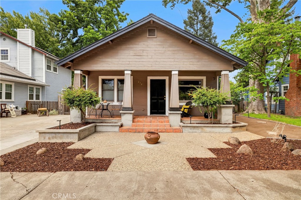 234 W 3rd