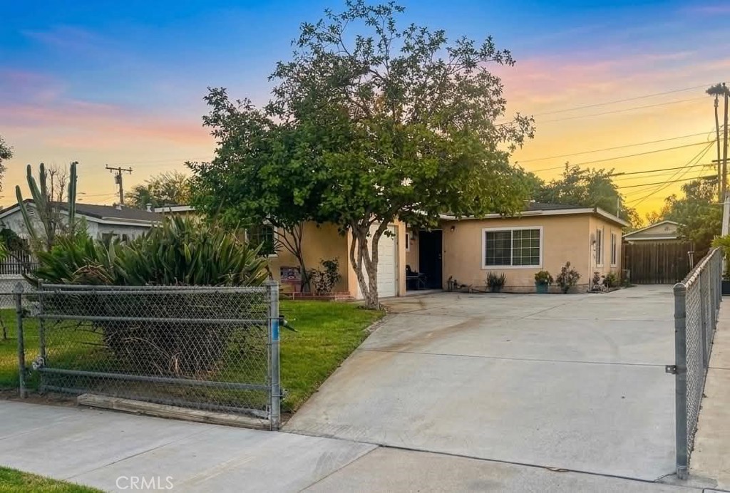 1646 S Monterey