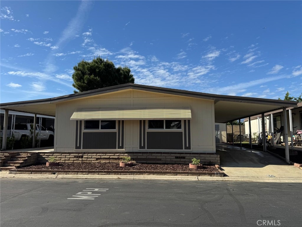 1601 S Garey Avenue 16