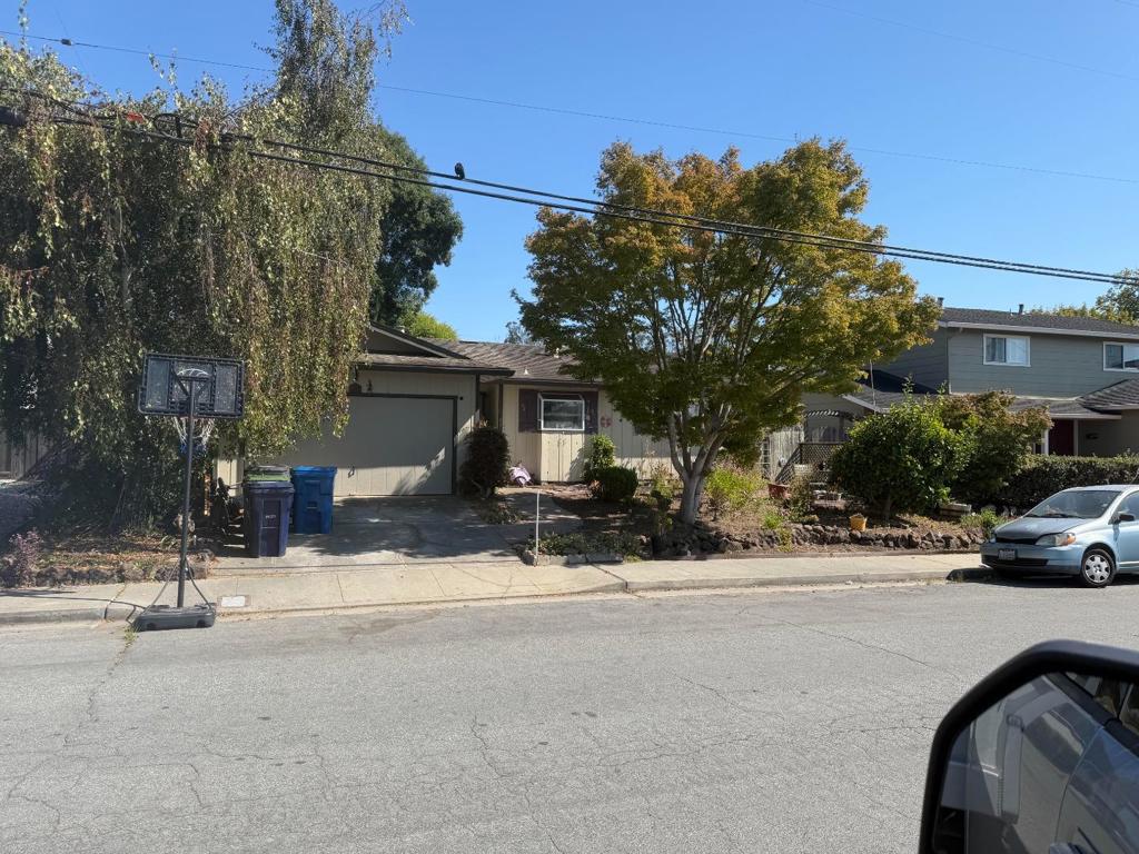 833 Sir Francis Avenue