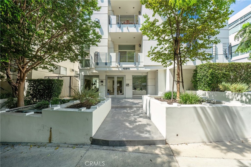 10911 Wellworth 1A