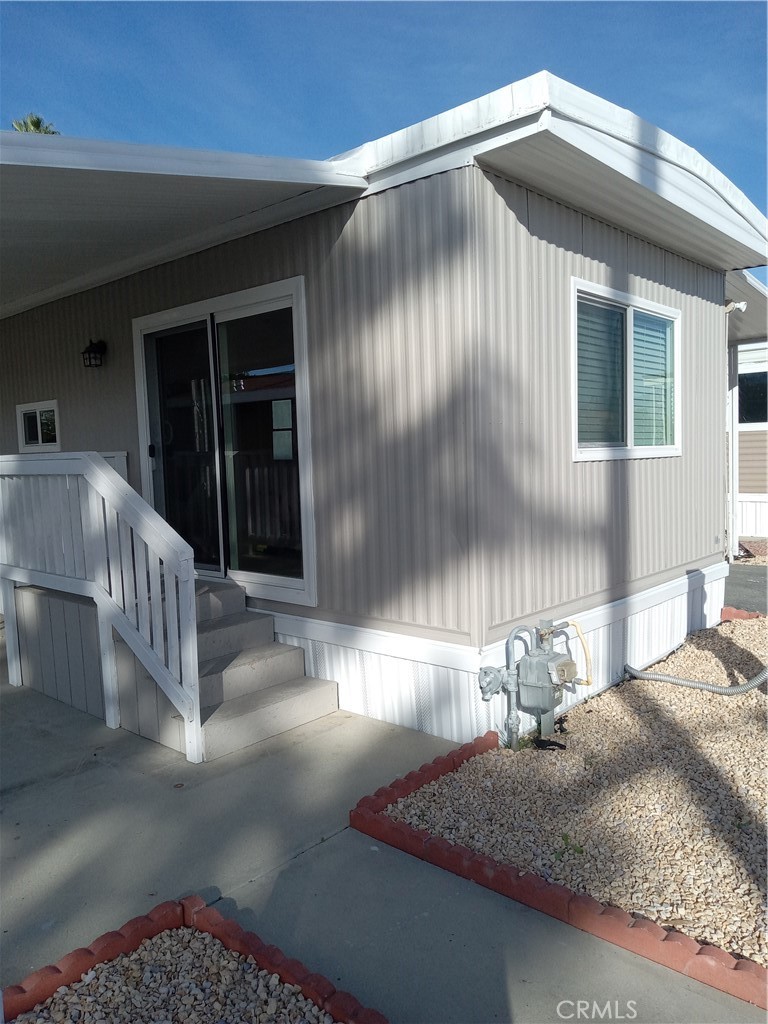 1600 S San Jacinto Avenue 15