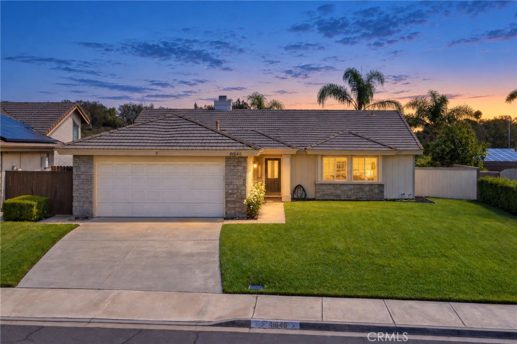 41646 Avenida De La Reina
