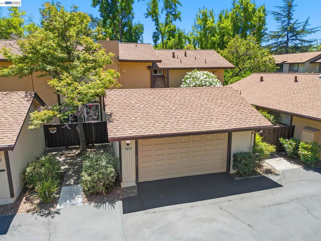 1828 Countrywood Ct