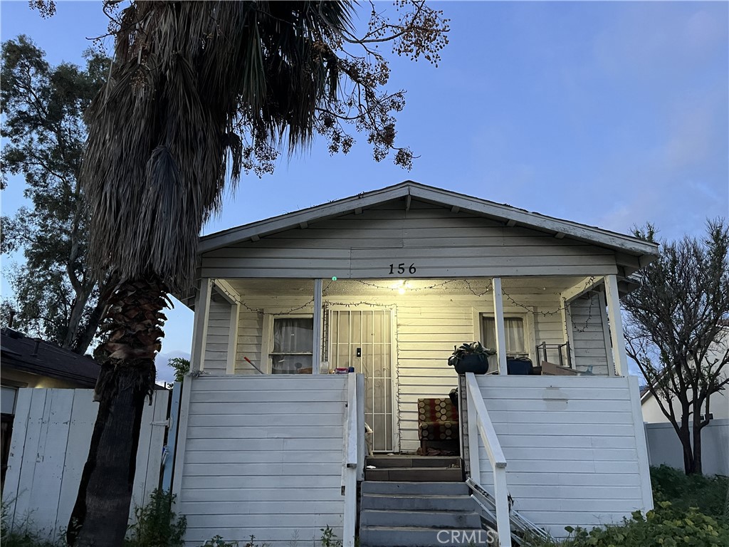156 E Court