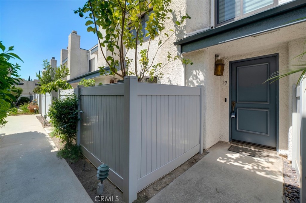 21901 Dupont Street 19
