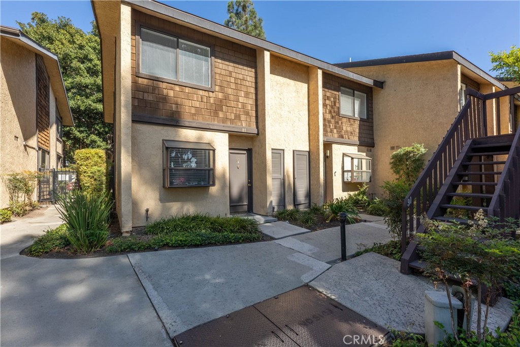 12750 Centralia 81