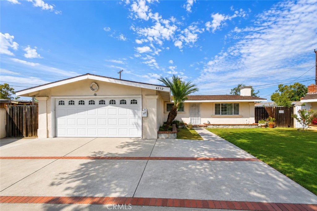 4213 W Roberts
