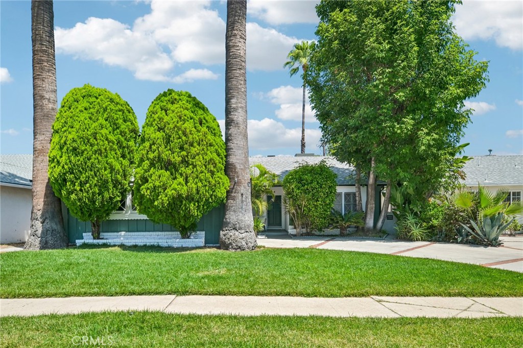7042 Morse Avenue