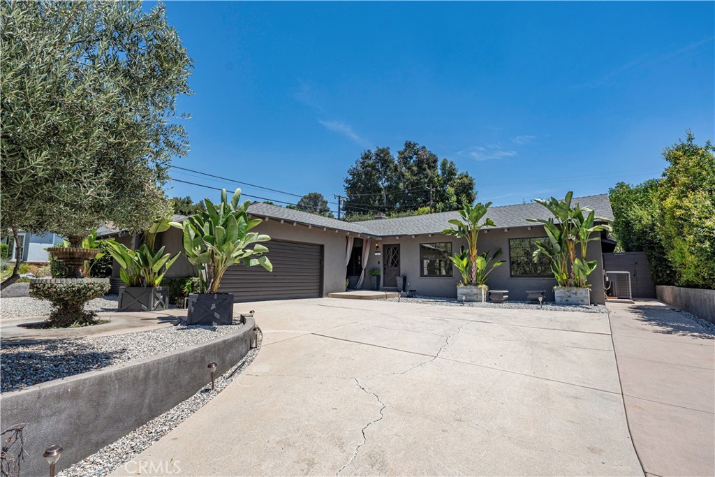614 N Glendora Avenue