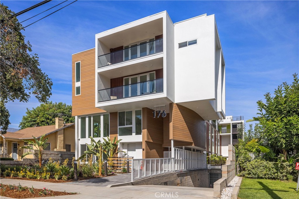 176 N Catalina Avenue 403