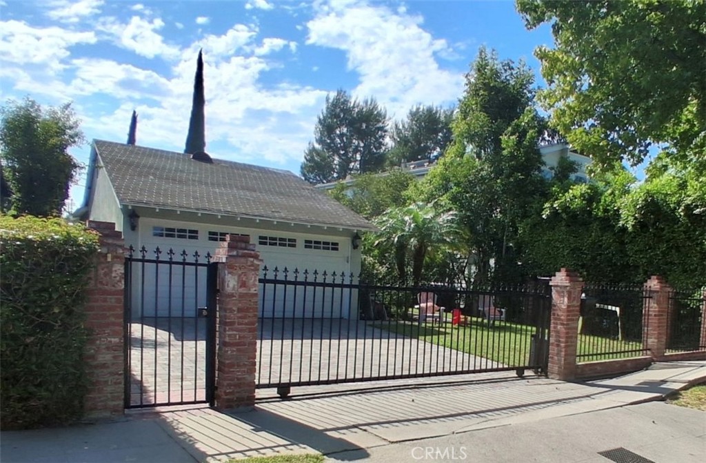 4419 Calhoun