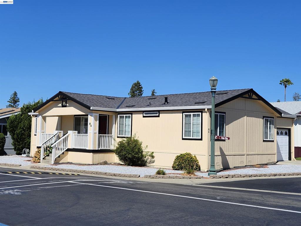 3263 Vineyard Ave #84