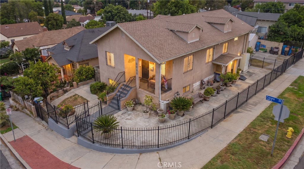 457 N Fresno