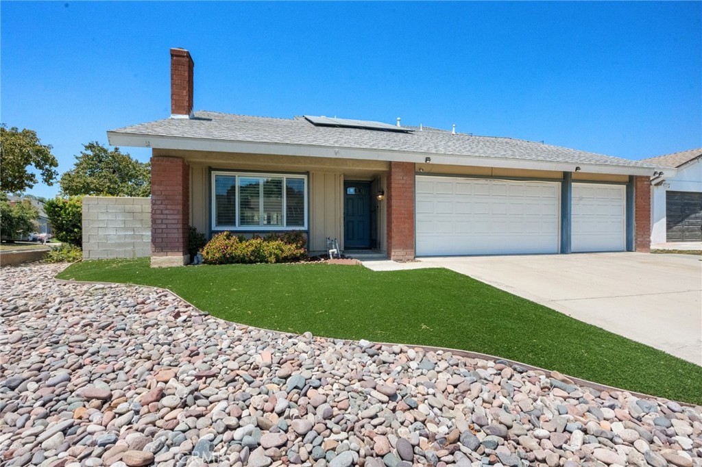 2742 S Desert Forest