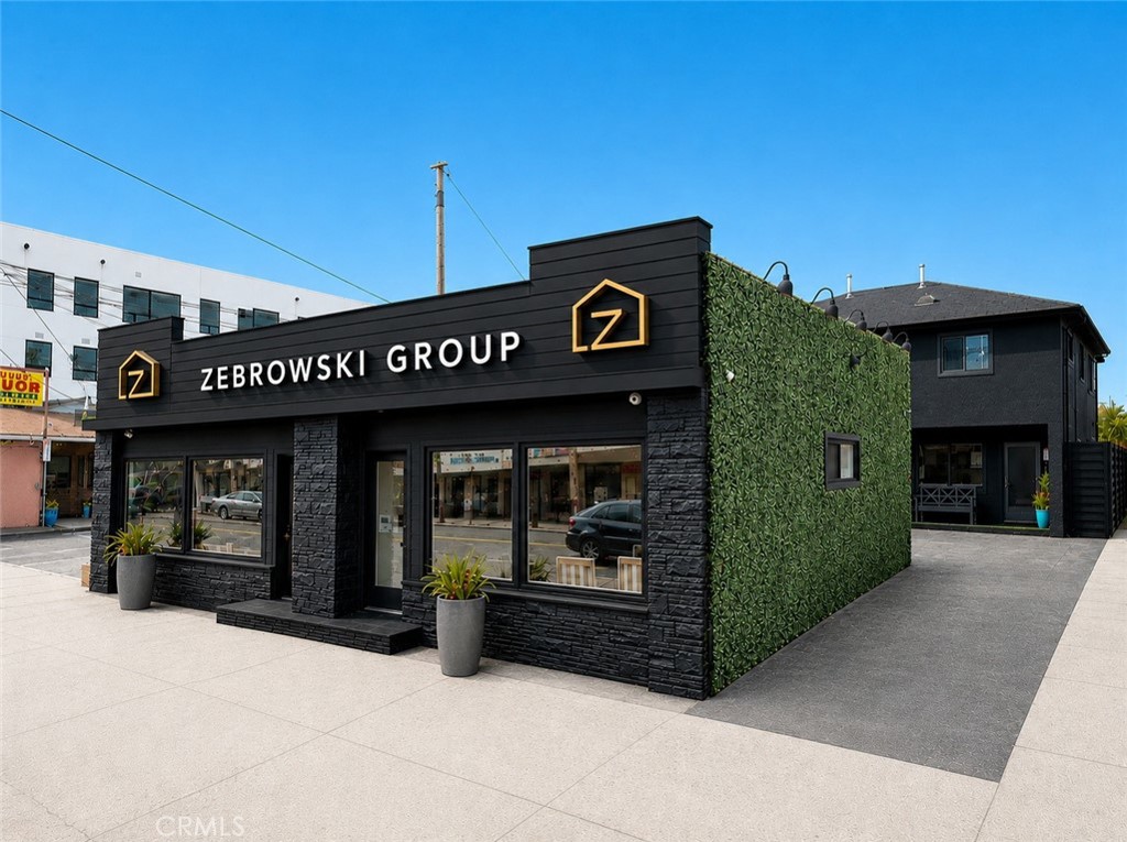325 Culver Blvd 3