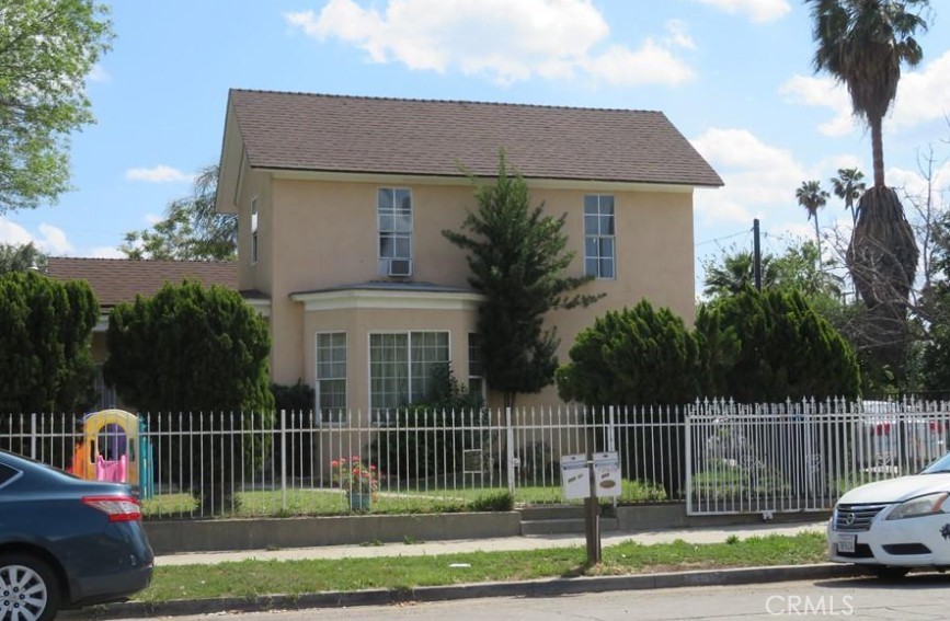 802 W 7th Street