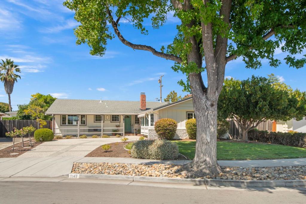1147 Cotswald Court