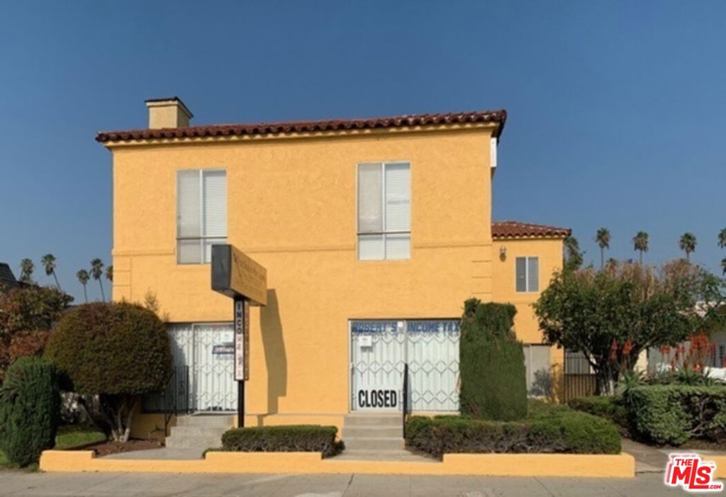 415 W Manchester Boulevard 204